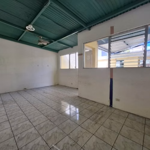 Ofi-Bodega en Venta San Cristóbal Zona 8 de Mixco