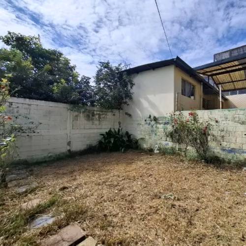 Ofi-Bodega en Venta San Cristóbal Zona 8 de Mixco