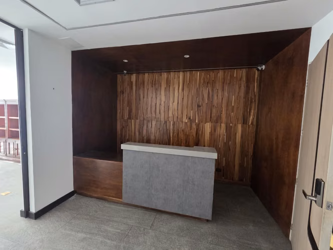 OFICINA EN RENTA EN ZONA 10, EDIFICIO RENOVATTI