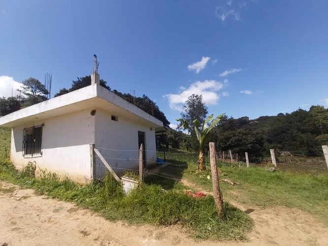 Vendo Terreno con Casita de Terraza (sin acabados) en Santiago Sacatepéquez - Imagen 3