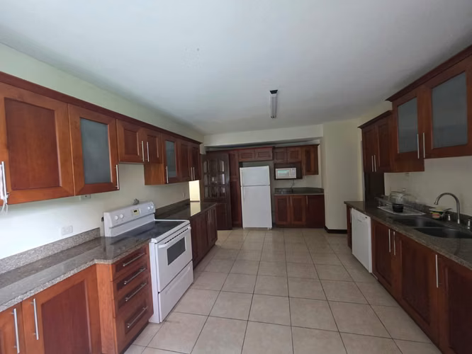 MUXBAL RENTO CASA EN CONDOMINIO PRADOS DE MUXBAL 4 DORMITORIOS 3.5 BAÑOS US$1,840 - Imagen 2
