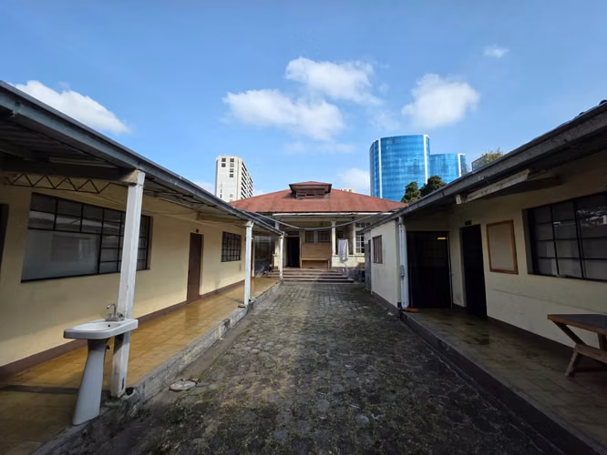 Z.10 VENDO TERRENO 1623.52v² EN ZONA VIVA POT G4 USD2,250,000