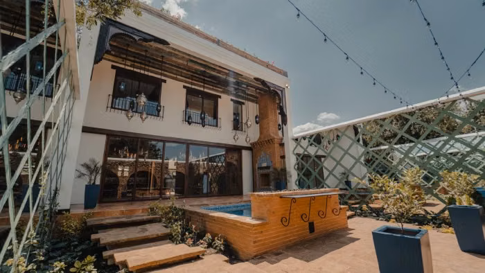 VENTA DE HERMOSA PROPIEDAD EN EXCLUSIVO RESIDENCIAL CERCA DE ANTIGUA GUATEMALA