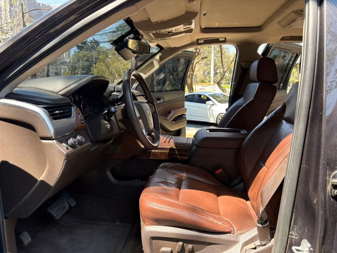 Chevrolet Suburban LTZ BLINDADA año 2015 de agencia