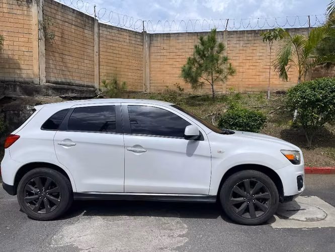 Mitsubishi Outlander Sport 2.4 2015