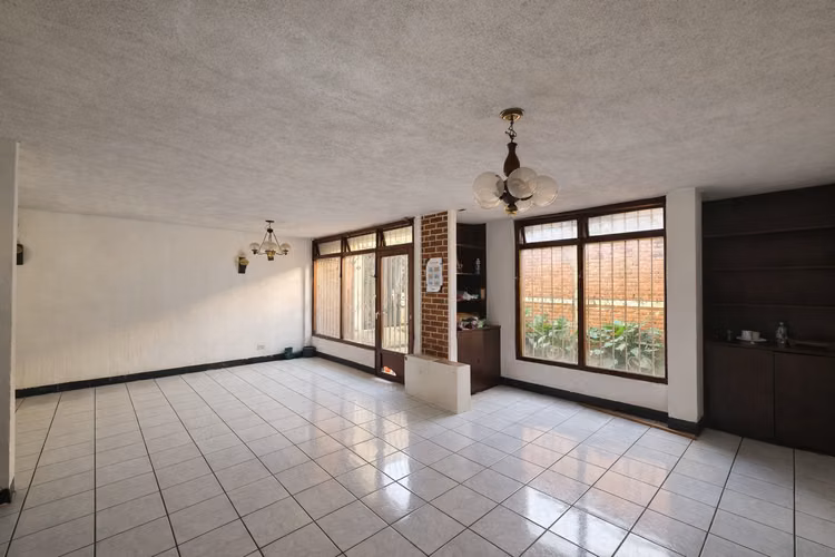 ZONA 1 RENTO APARTAMENTO TIPO CASA 3 DORMITORIOS 2 PARQUEOS Q8,000