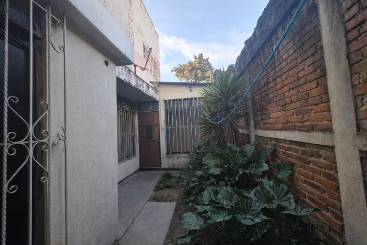 ZONA 1 RENTO APARTAMENTO TIPO CASA 3 DORMITORIOS 2 PARQUEOS Q8,000