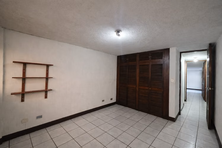 ZONA 1 RENTO APARTAMENTO TIPO CASA 3 DORMITORIOS 2 PARQUEOS Q8,000