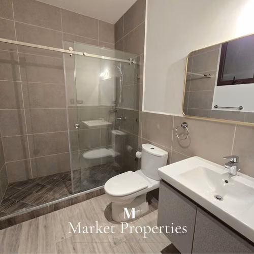 Apartamento en renta Lirios de Cayalá zona 16 de 2 habitaciones