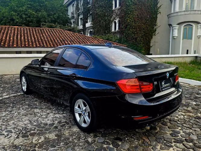 BMW 320i