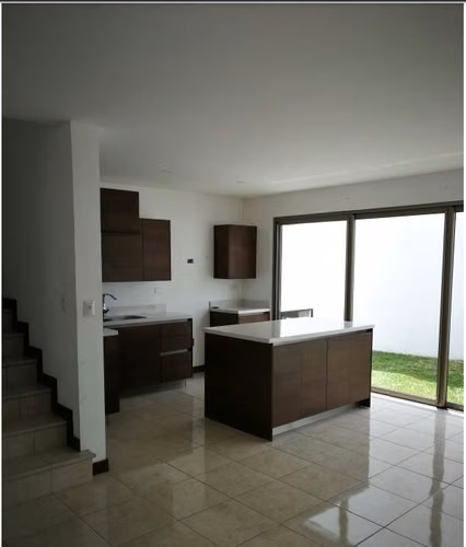 Casa Tipo Loft en Renta en Kanajuyu