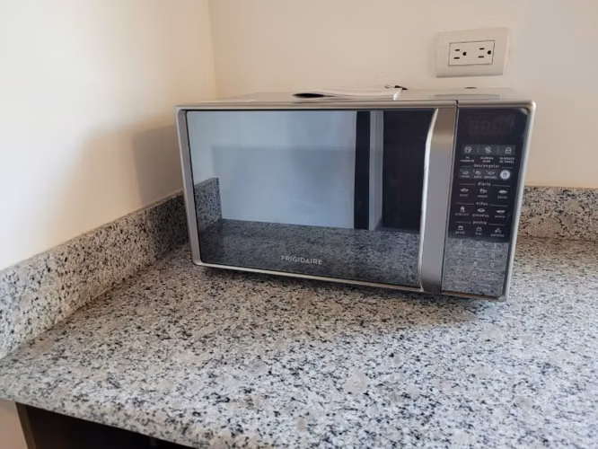 RENTA APARTAMENTO AMUEBLADO TIPO ESTUDIO ZONA 15 VH1