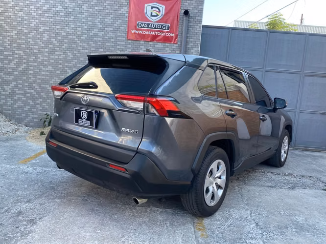 Toyota Rav4 4x4 Automatica de Agencia Modelo 2023