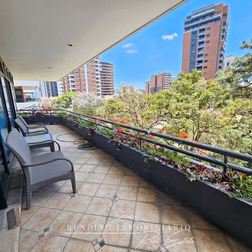 Renta de Apartamento Amueblado en Edificio L'Excellence, Zona 14 (3 Hab + 3 Parq) - Imagen 3