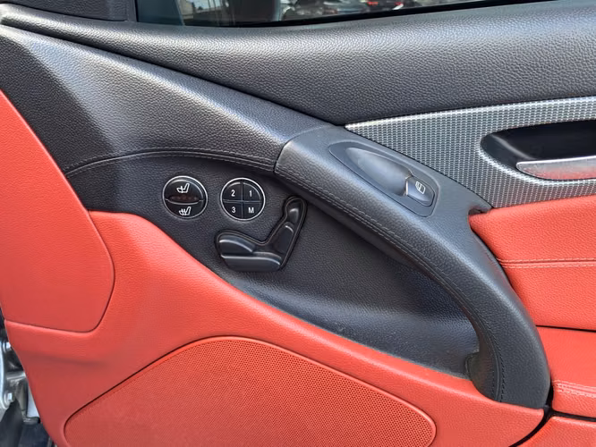 Mercedes-Benz SL 500 Roadster de Agencia Modelo 2005