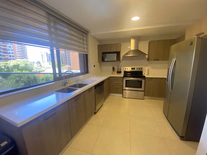 Viva con Estilo y Confort en Zona 14 - ALQUILO APARTAMENTO AMUEBLADO