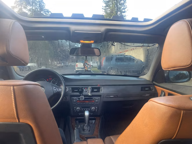 BMW e90 328i