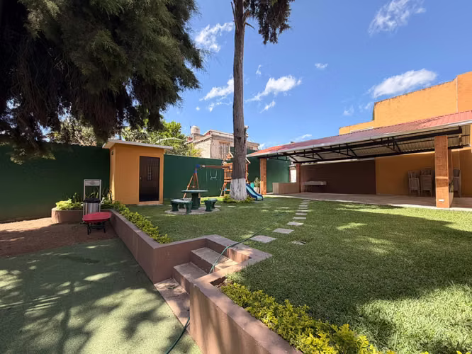 HOUSE FOR SALE, SAN CRISTOBAL, AREA 8 OF MIXCO