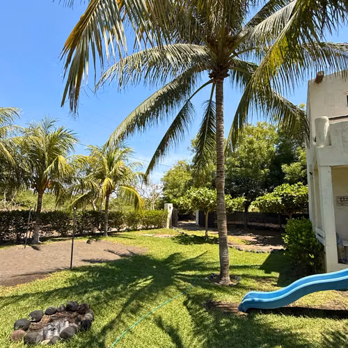 Monterrico | Precioso Chalet con Dos (2) Terrenos, Amenidades, Rancho y Piscina en Venta!