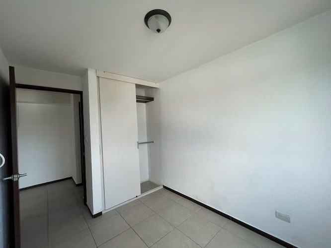VENTA DE APARTAMENTO EN ZONA 11 PARQUE 11 DE 3 DORMITORIOS - Imagen 11