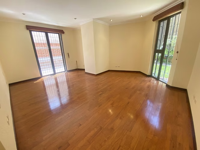 RENTO APARTAMENTO CON JARDIN PRIMER NIVEL ZONA 14 PLENUM CATORCE PV
