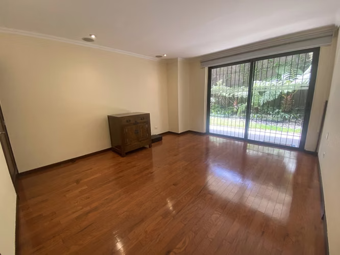 RENTO APARTAMENTO CON JARDIN PRIMER NIVEL ZONA 14 PLENUM CATORCE PV
