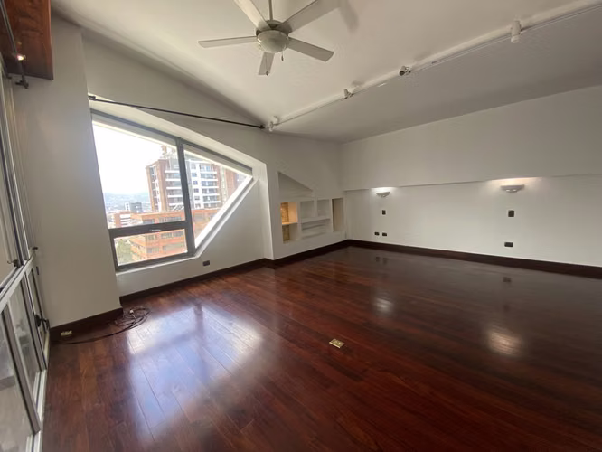 Gran Penthouse en Renta/Venta Z14 con 4 habitaciones y Terraza PV - Plenum Catorce PV