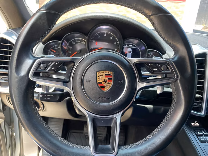 Porsche Cayenne de Agencia Modelo 2017
