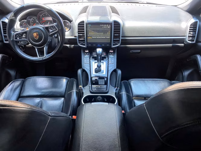 Porsche Cayenne de Agencia Modelo 2017