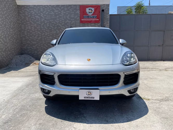 Porsche Cayenne de Agencia Modelo 2017