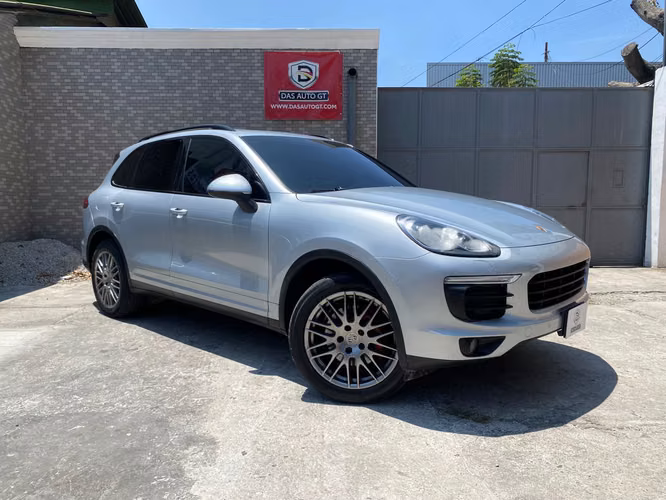 Porsche Cayenne de Agencia Modelo 2017