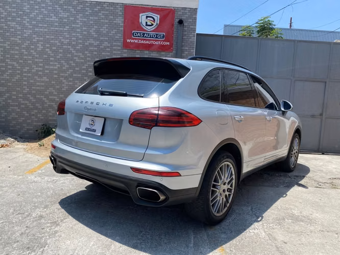 Porsche Cayenne de Agencia Modelo 2017