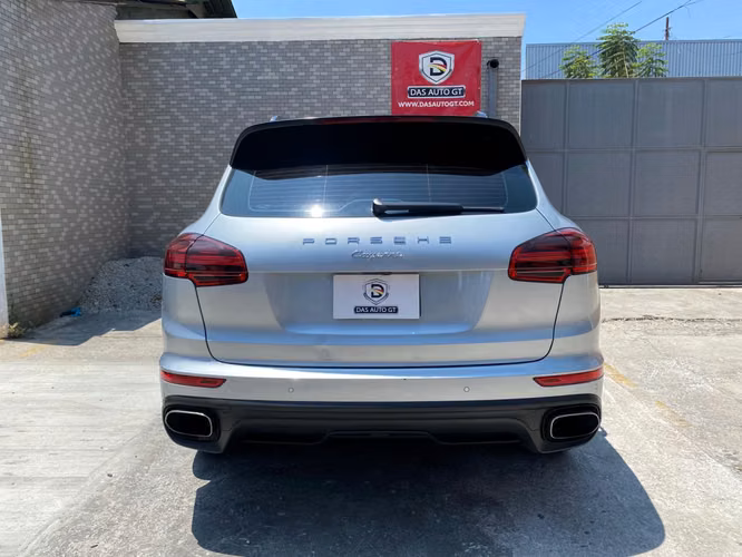 Porsche Cayenne de Agencia Modelo 2017