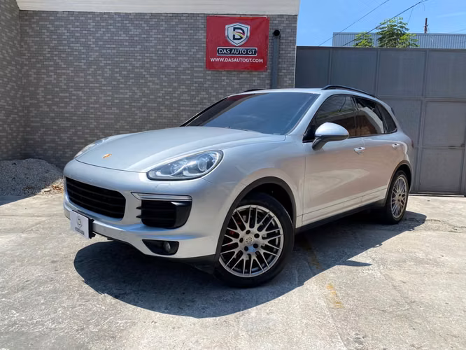Porsche Cayenne de Agencia Modelo 2017