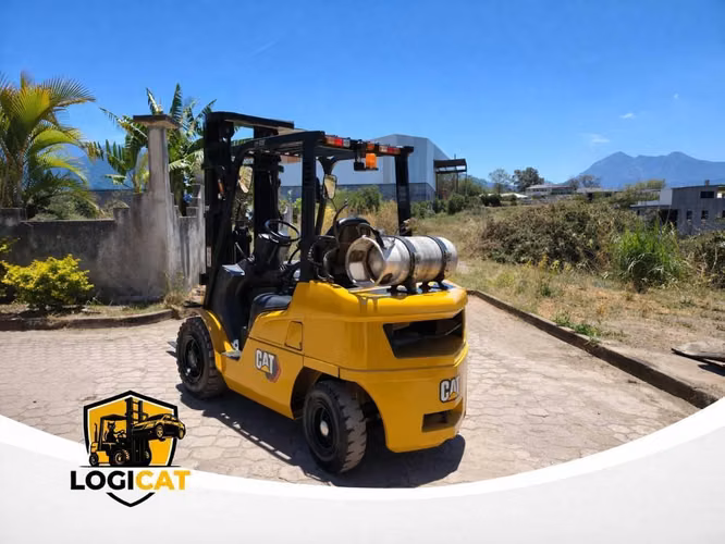 Montacargas Caterpillar 2021
