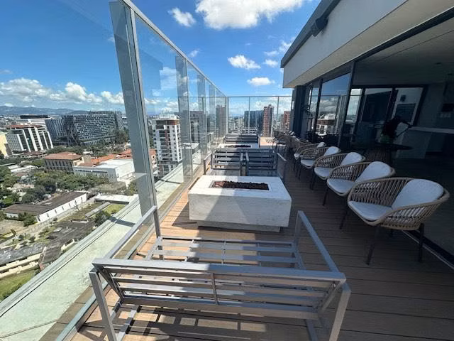 Zona 10 Edificio Vasanta cerca de La Estación viva con exclusividad - Imagen 3