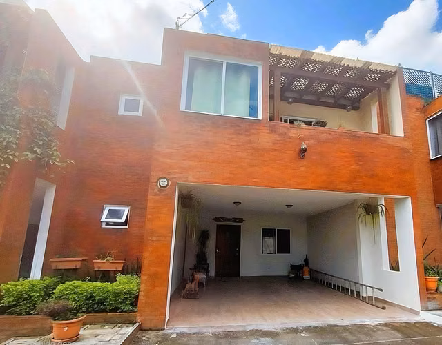 Casa en Venta Lomas de Hacienda Real, Zona 16