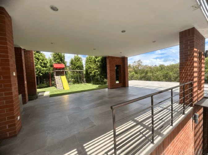 VENDO LUJOSA CASA KM 15 CAES CONDOMINIO CAMELIAS, RESIDENCIALES CONCEPCION PV