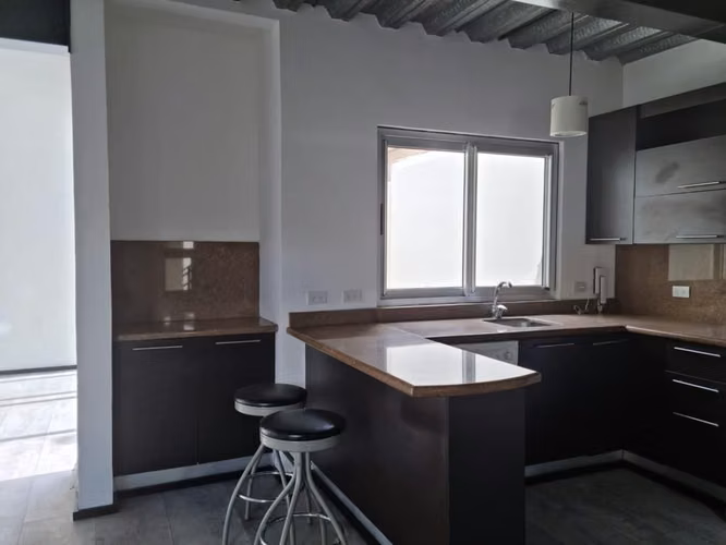 Loft de 3 Niveles en Zona 15 Colonia Valles de Vista Hermosa - Imagen 2
