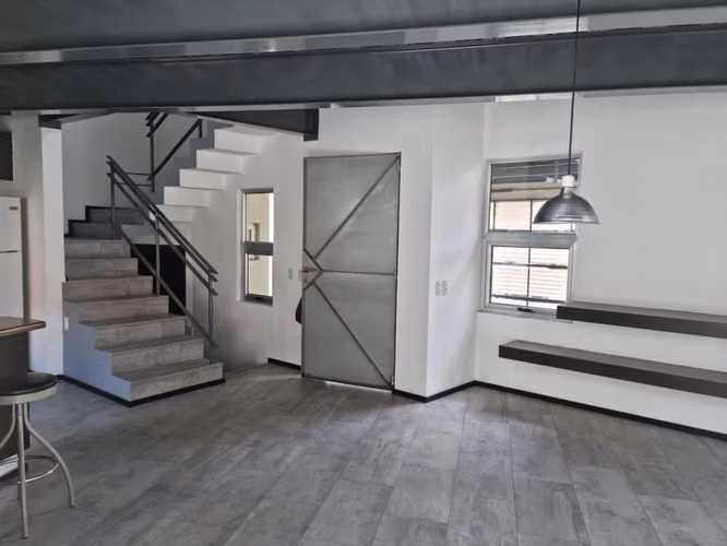 Loft de 3 Niveles en Zona 15 Colonia Valles de Vista Hermosa