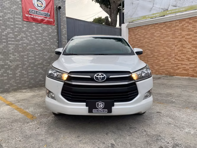 Toyota Innova 4x2 Automática de Agencia Modelo 2023