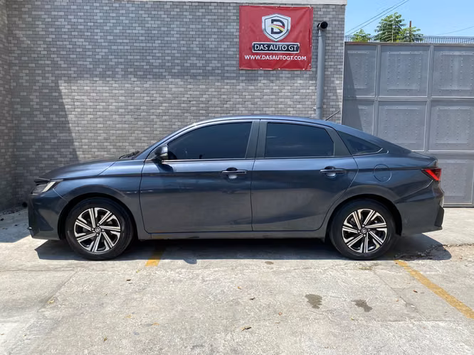 Toyota Yaris E de Agencia Modelo 2023