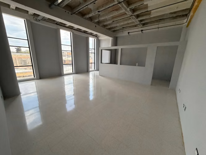 Edificio en Renta Zona 5 | 2,500 m² con Elevador y Parqueos