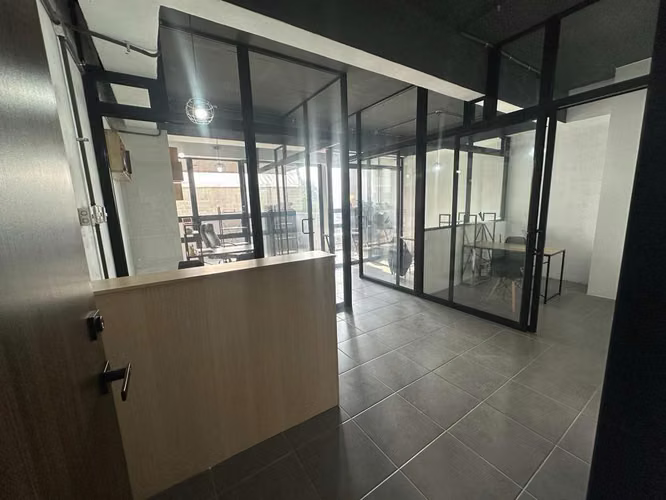 Oficina en venta en Nova Reformador Zona 9 (con terraza y 2 parqueos)