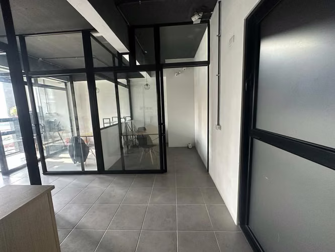Oficina en venta en Nova Reformador Zona 9 (con terraza y 2 parqueos)