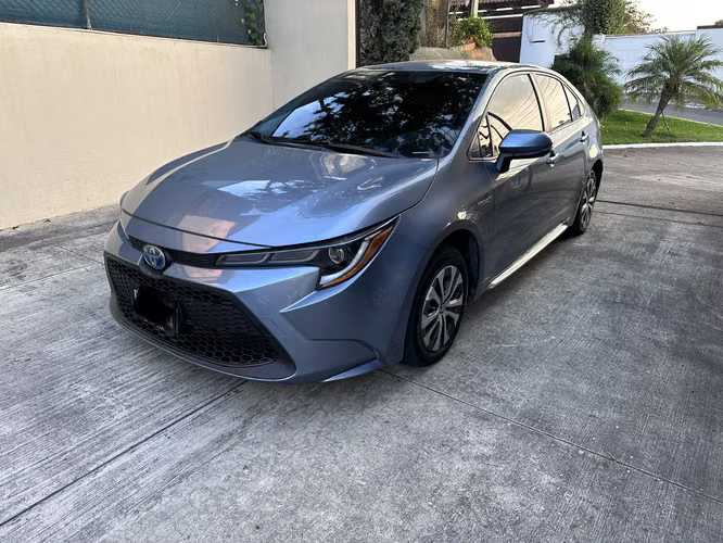 2022 Toyota Corolla Hybrid de agencia