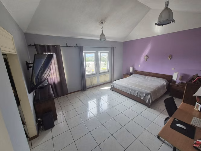 Venta de casa en zona 13 Monte Azul 2, dentro de condominio.