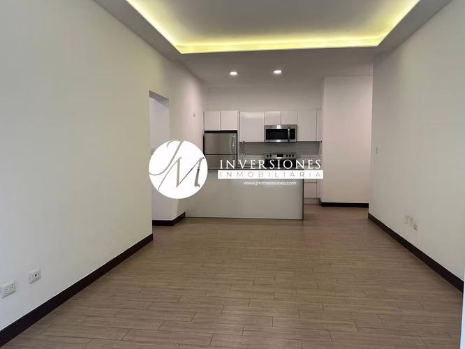 Apartamento en venta en zona 15 de 2 dormitorios con jardín