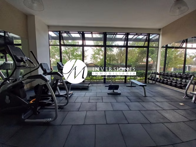Apartamento en venta en zona 15 de 2 dormitorios con jardín