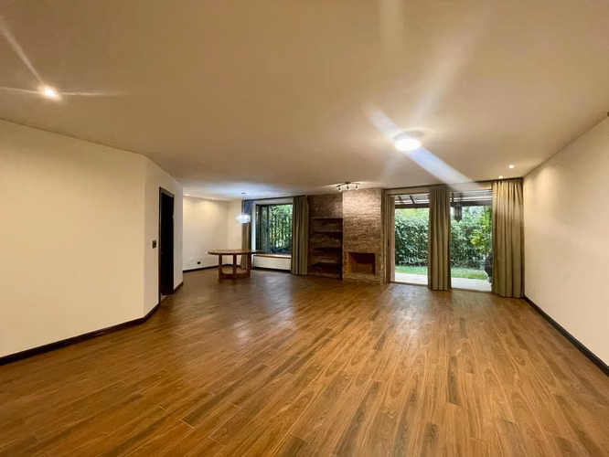 AMPLIA CASA EN EL PRADO ZONA 10, JARDÍN, PÉRGOLA Y 3 PARQUEOS - Imagen 7